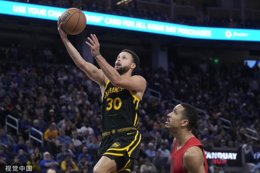 在足球这个 在足球这个