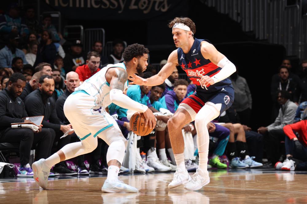 詹姆斯居首 詹姆斯居首